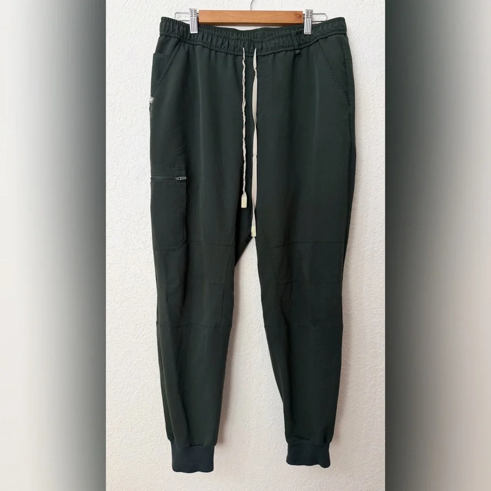 FIGS Men's Tansen Scrub Jogger Pants Size Large